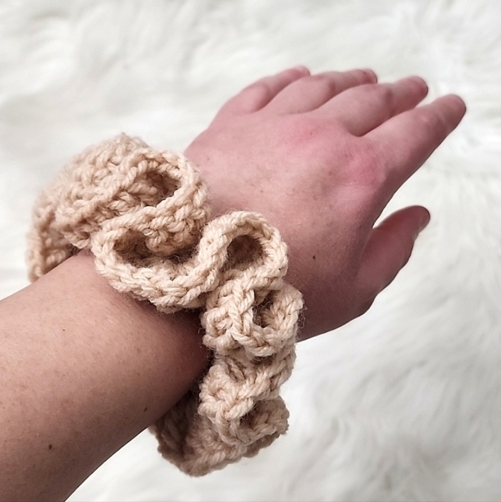 Handmade Textured Crocheted Scrunchies Ponytail Holder Hair Tie Set Of 4 - New - Picture 10 of 11